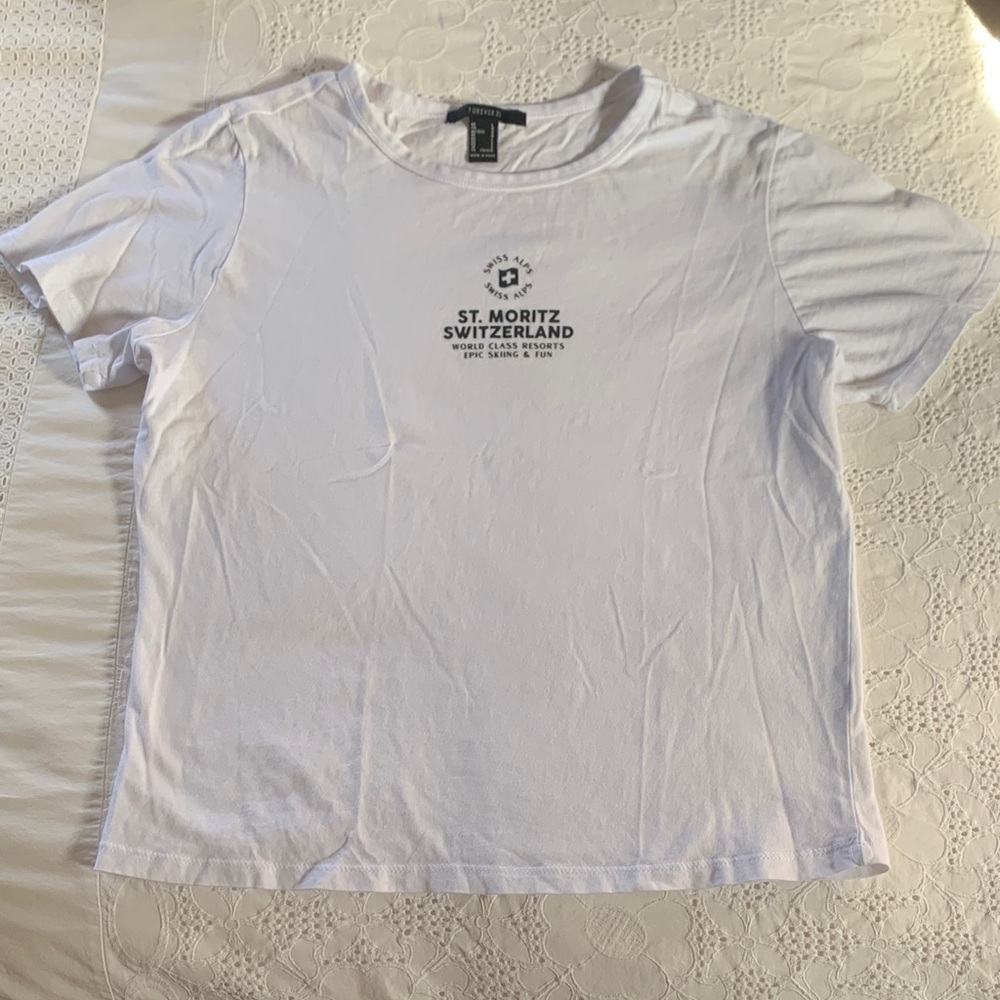 •Forever 21 White White Graphic Tee•